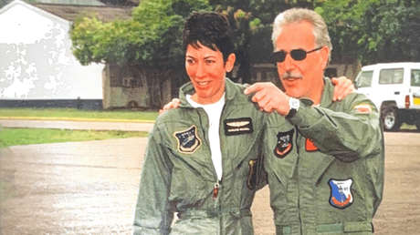 Sale a luz la foto de un expresidente colombiano en los archivos de Epstein y Petro reacciona