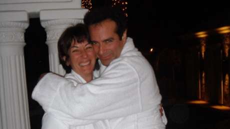 Aparecen fotos de Ghislaine Maxwell junto a David Copperfield en los nuevos archivos de Epstein