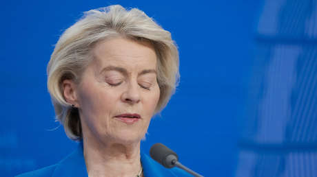 "Dejemos que se hunda": Politólogo compara la burocracia de von der Leyen con el Titanic