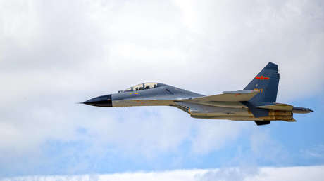 China simula un combate aéreo con aviones franceses mediante un juego de guerra