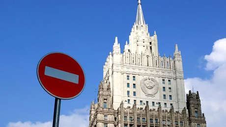 Rusia desmonta la "mentira" de AP sobre la evacuación de su Embajada en Venezuela