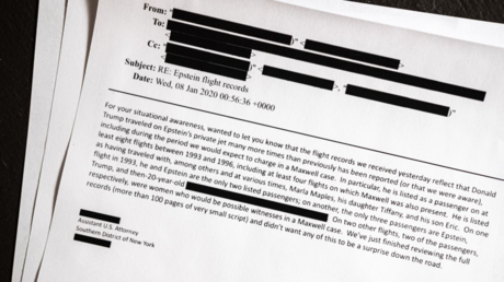 La información censurada con cuadros negros en los archivos de Epstein se puede leer con un simple truco