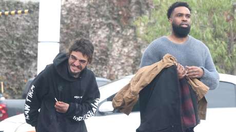 Estrella de Nickelodeon en situación de calle recibe inesperado regalo de un excompañero (VIDEOS)