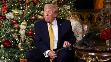 "Seguramente tienes un coeficiente intelectual alto", le dice Trump a un niño que pide un libro electrónico por Navidad