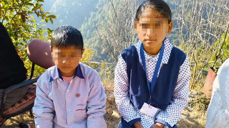 VIDEO: Un oso irrumpe en una escuela en la India y ataca a un niño