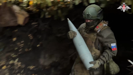 VIDEO: Obuses rusos destrozan posiciones ucranianas con diferentes tipos de proyectiles