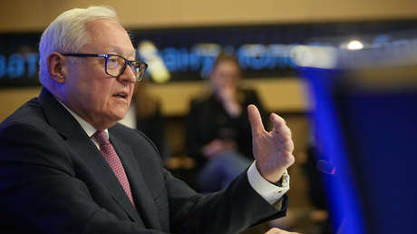 "No estamos en un bar": Moscú reprueba el uso de lenguaje soez contra sus diplomáticos por parte de algunos países