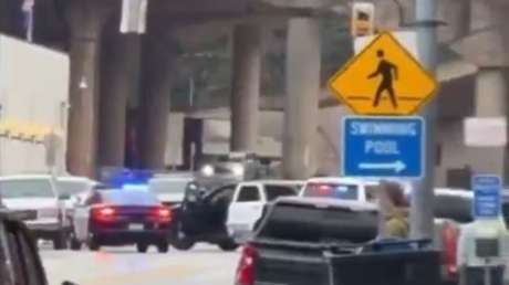 VIDEO: Un hombre abre fuego y se atrinchera en una oficina de Sheriff en EE.UU.