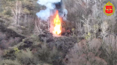 VIDEO: Drones rusos destrozan en Ucrania una unidad de artillería de fabricación estadounidense