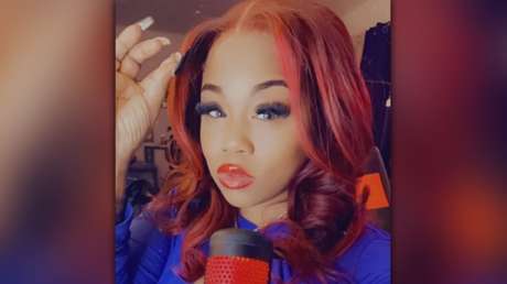 Detienen a una 'tiktoker' acusada de atropellar fatalmente a un hombre durante una transmisión en vivo