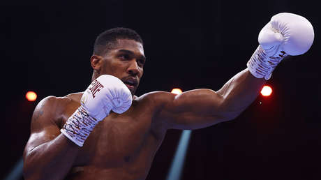 El boxeador Anthony Joshua resulta herido en accidente vehicular que dejó muertos en Nigeria