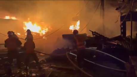 Fuerte incendio en cohetería arrasa un mercado en Honduras (VIDEOS)