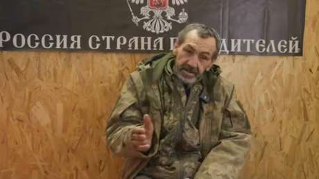 Soldado de Ucrania presta primeros auxilios a un ruso herido y se rinde