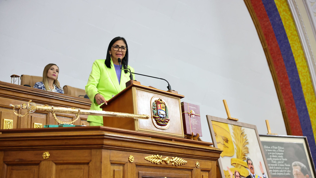 Delcy Rodríguez: «Si algún día me tocase ir a Washington, lo haré de pie, no arrastrada»