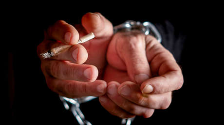 Colilla de cigarrillo ayuda a detener a un pedófilo 25 años después