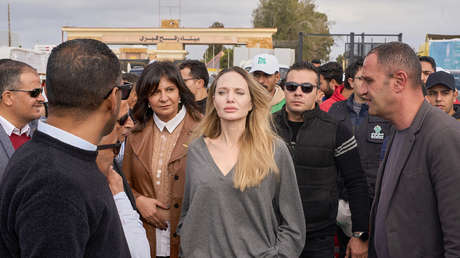 Angelina Jolie visita un paso fronterizo entre Egipto y la Franja de Gaza (FOTOS, VIDEO)