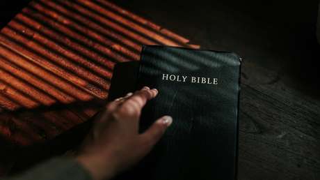 Detienen por violación sexual a un pastor que hacía falsos rituales de sanación