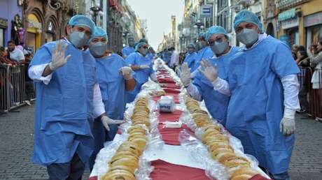 VIDEO: México bate récord mundial con la mayor rosca de Reyes