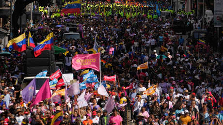 Venezuela encabeza una 'Gran Marcha de Mujeres' para exigir la liberación de Maduro y de su esposa