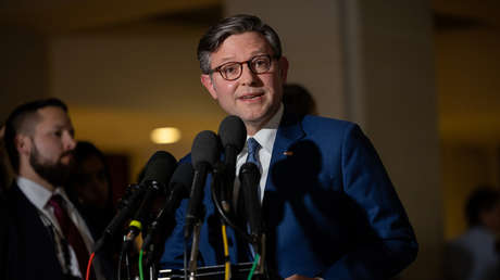 "No es un cambio de régimen": Mike Johnson sobre la agresión militar de EE.UU. a Venezuela