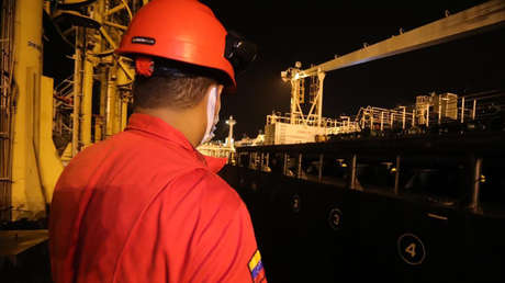 Casa Blanca: EE.UU. retira "selectivamente" sanciones para permitir transporte y venta de crudo venezolano