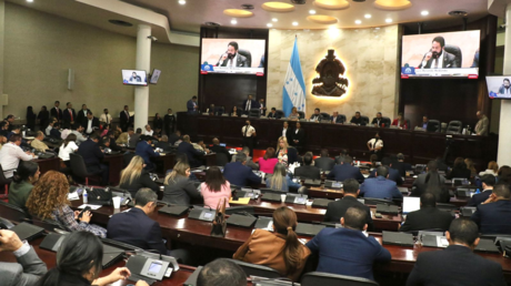 Xiomara Castro sanciona el decreto que impone el recuento "voto por voto" en Honduras