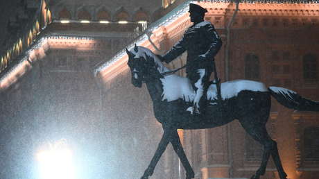 VIDEOS: Un potente ciclón azota Moscú con una fuerte nevada y un viento racheado