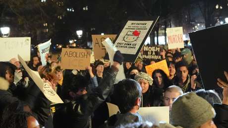 "¡Kristi Noem será ahorcada!", gritan en las masivas protestas contra el ICE en EE.UU. (VIDEO)
