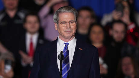 EE.UU. estudia levantar más sanciones a Venezuela