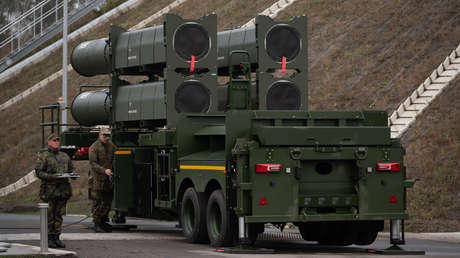 "Los tienen en almacenes, lo sabemos todo": Zelenski exige a Europa aún más misiles en pleno colapso del frente