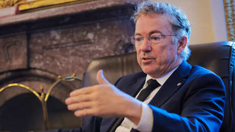 "La gente tiende a unirse en torno a su bandera": Senador advierte a Trump sobre un eventual ataque a Irán