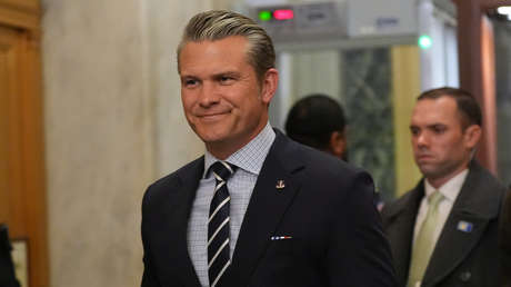 Hegseth afirma que los "hombres con vestido" ya no distraerán al ejército estadounidense