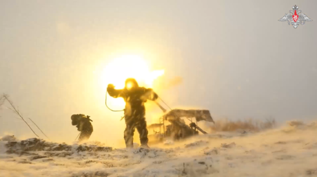 VIDEO: Cañon Pión ruso elimina posiciones enemigas