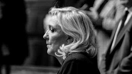 El futuro político de la principal rival de Macron pende de un hilo