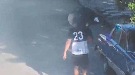 Roba farol de un cementerio y termina detenido al no precisar un pequeño detalle (VIDEO)