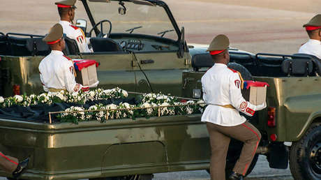 Llegan a Cuba los cuerpos de 32 oficiales asesinados por EE.UU. en Caracas