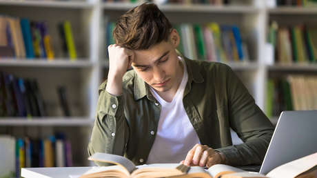 Profesores alertan: la Generación Z llega a la universidad sin poder leer una frase completa