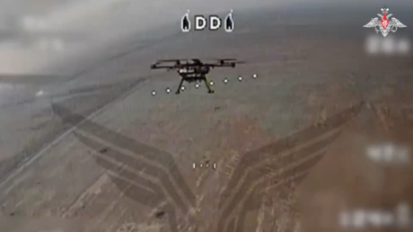 VIDEO: Aniquilación de armamento y tropas enemigas a vista de dron