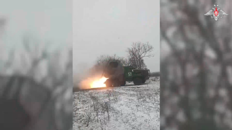 VIDEO: 'Granizo' ruso arrasa posiciones enemigas