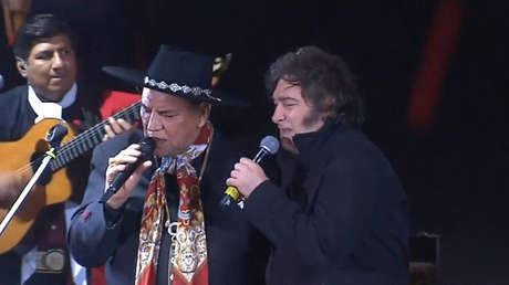 "Soy un amateur": Milei canta junto al Chaqueño Palavecino (VIDEO)