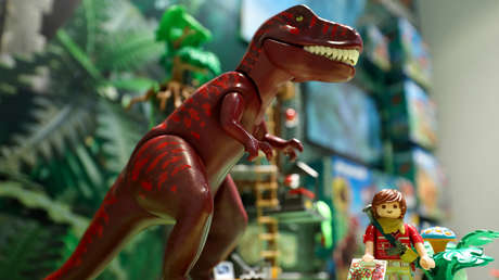 Niño demanda a otro tras fuerte pelea en guardería por un dinosaurio de juguete