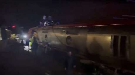 Varios muertos y heridos tras descarrilar dos trenes de alta velocidad en España (VIDEOS, FOTOS)