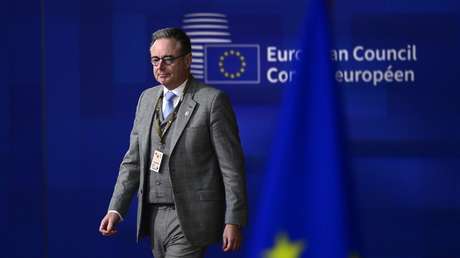 Líder europeo sobre EE.UU.: "Una cosa es ser un vasallo feliz, otra ser un esclavo miserable"