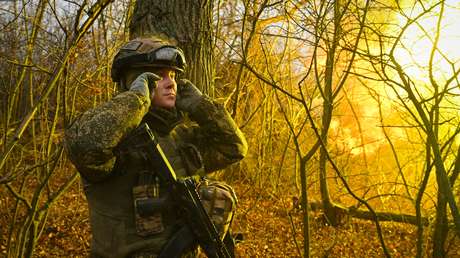 Tropas rusas destruyen un almacén de municiones de barrera de las FF.AA. de Ucrania