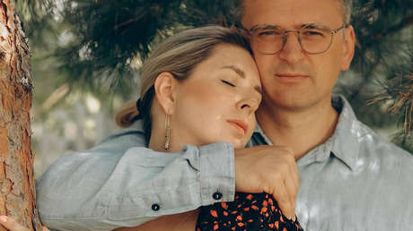 Novia del excanciller ucraniano propone rodearse de vibradores para entrar en calor sin calefacción