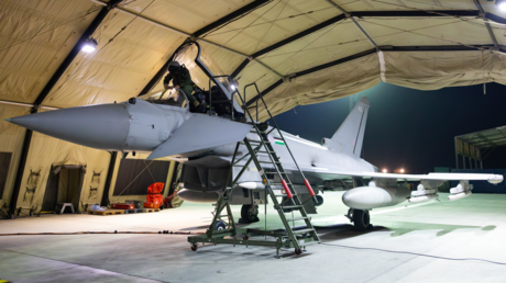 Reino Unido despliega aviones de combate "con fines defensivos" en este país