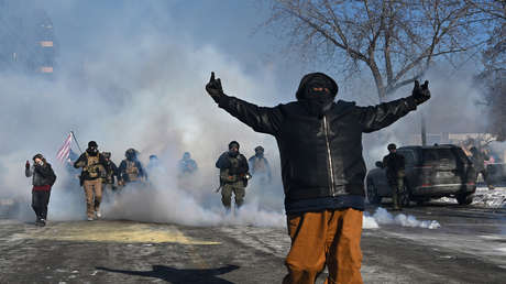 VIDEOS: Caos en las calles de Mineápolis después de que agentes del ICE mataran a tiros a un hombre