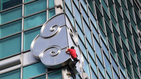 VIDEO: Escalador trepa sin arnés un rascacielos de más de 500 metros