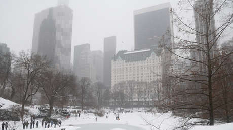 Un millón de personas se quedan sin electricidad mientras una fuerte tormenta invernal paraliza EE.UU. (VIDEOS)