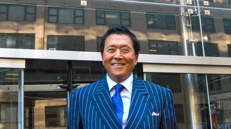 Kiyosaki reacciona al precio récord de oro con un intrigante pronostico
